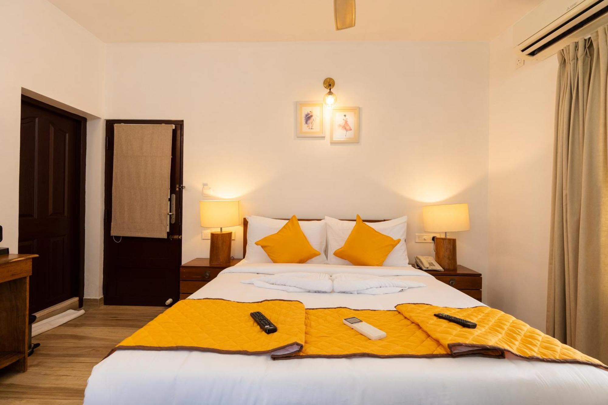Solo Inn By Hawk Hospitality Kochi ภายนอก รูปภาพ