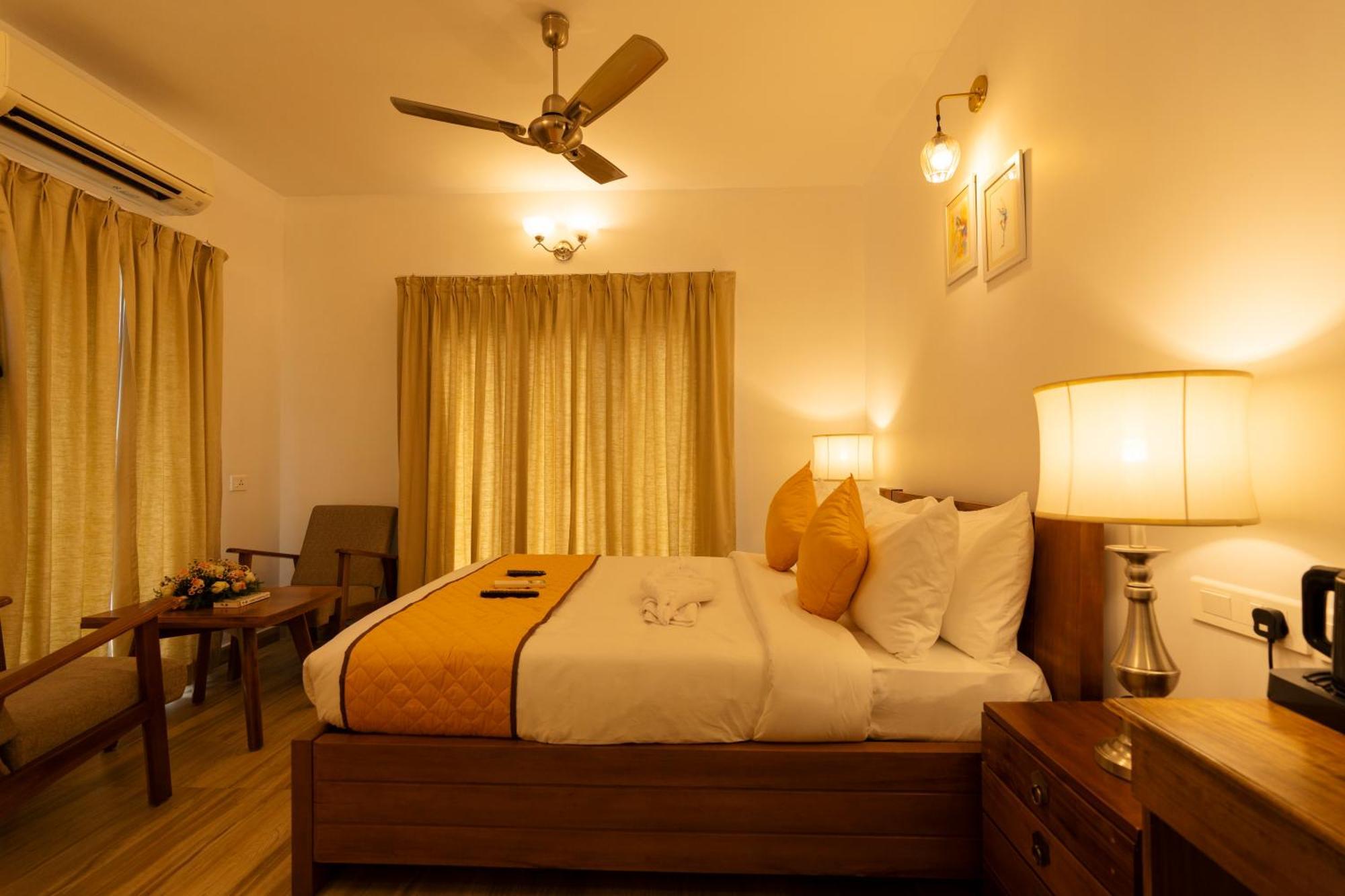 Solo Inn By Hawk Hospitality Kochi ภายนอก รูปภาพ