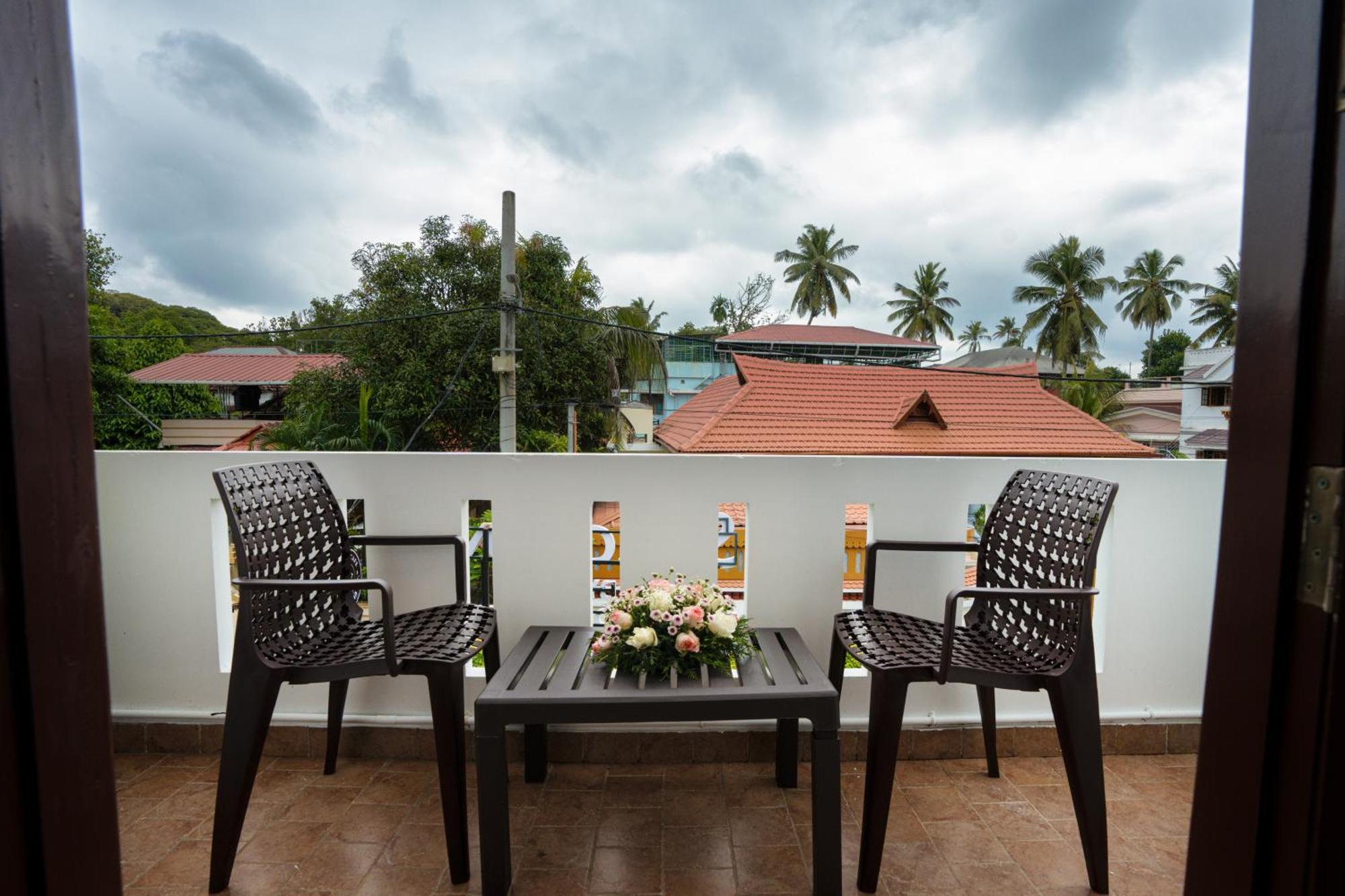 Solo Inn By Hawk Hospitality Kochi ภายนอก รูปภาพ