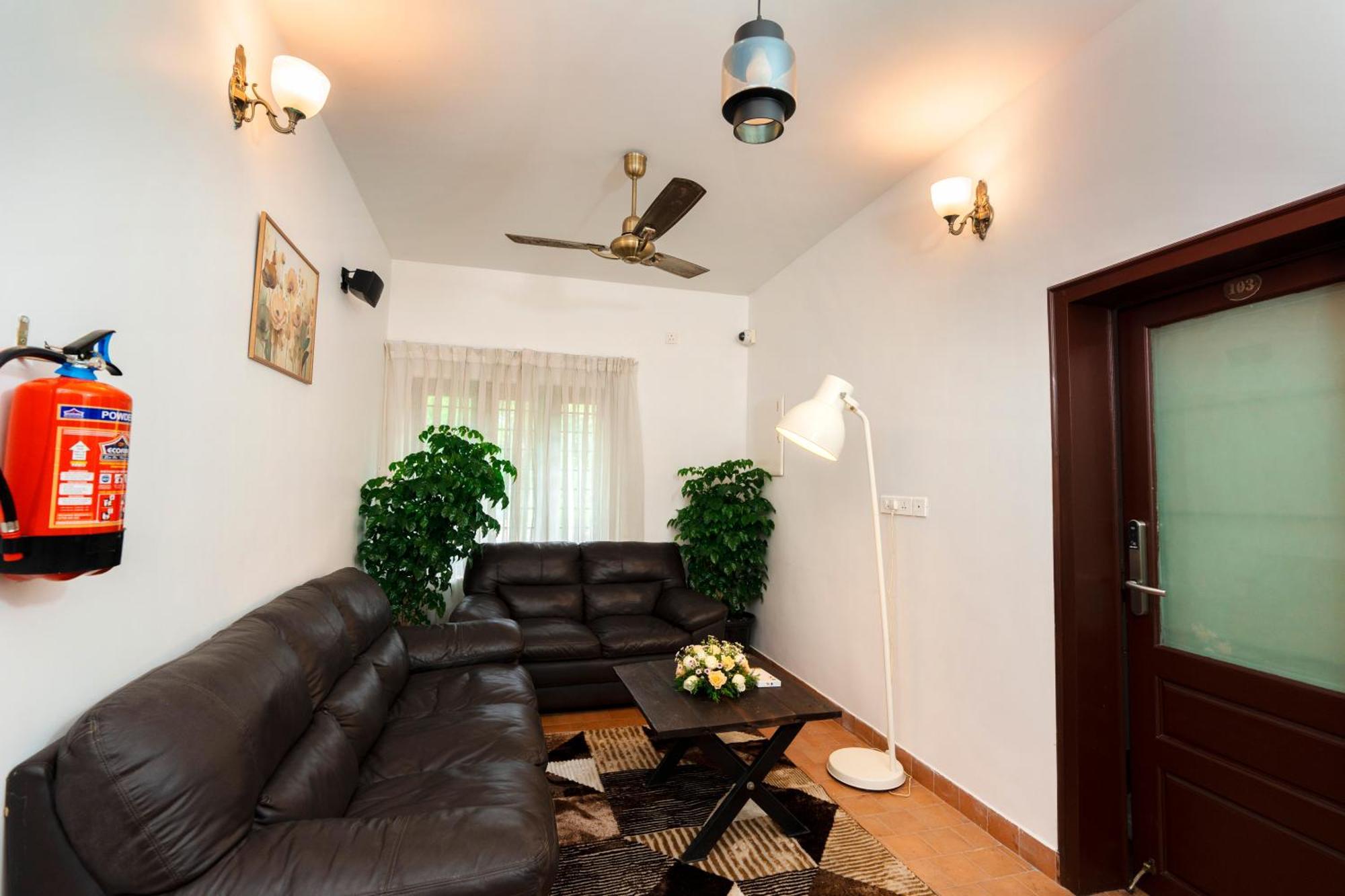 Solo Inn By Hawk Hospitality Kochi ภายนอก รูปภาพ