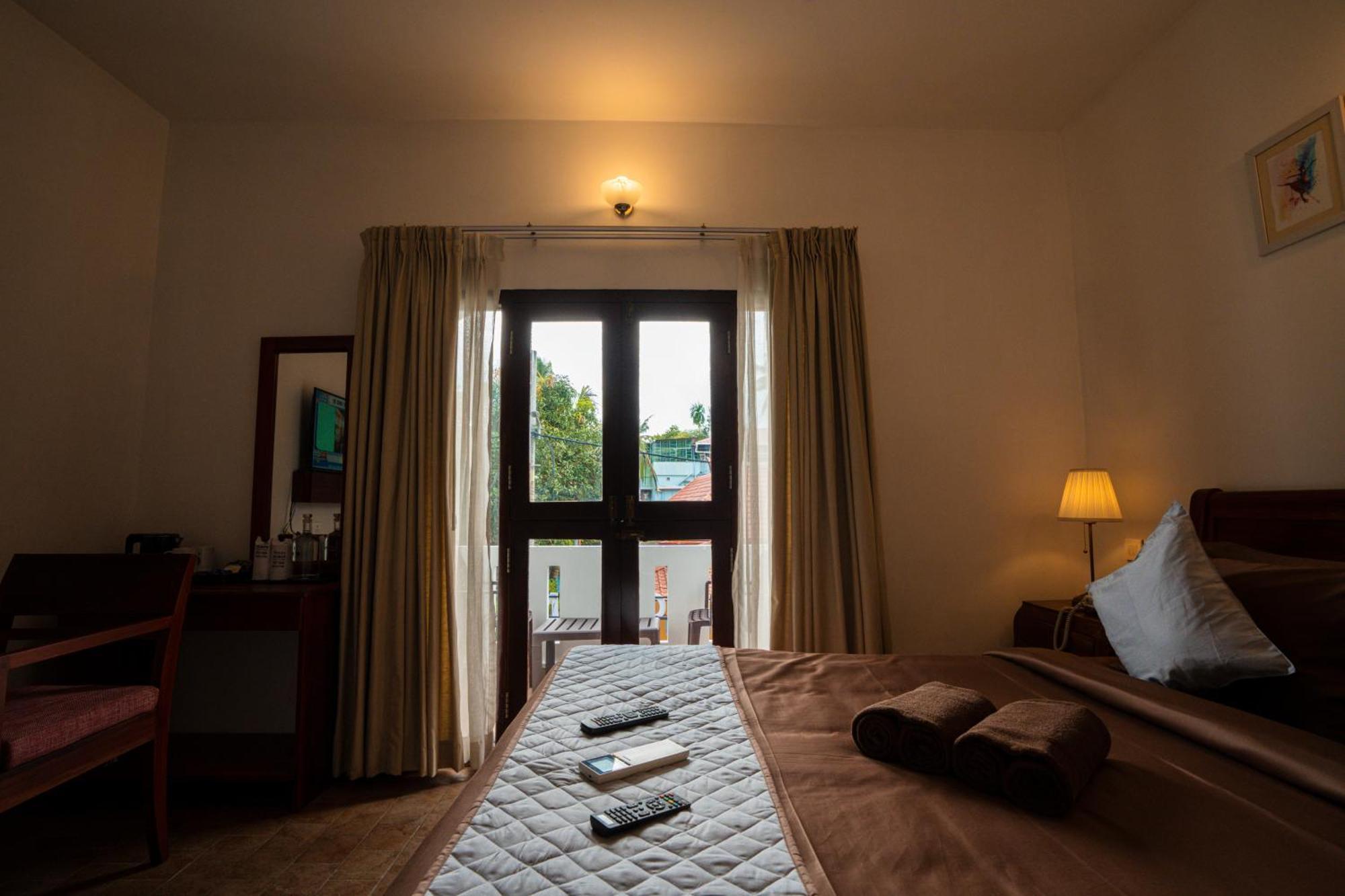 Solo Inn By Hawk Hospitality Kochi ภายนอก รูปภาพ