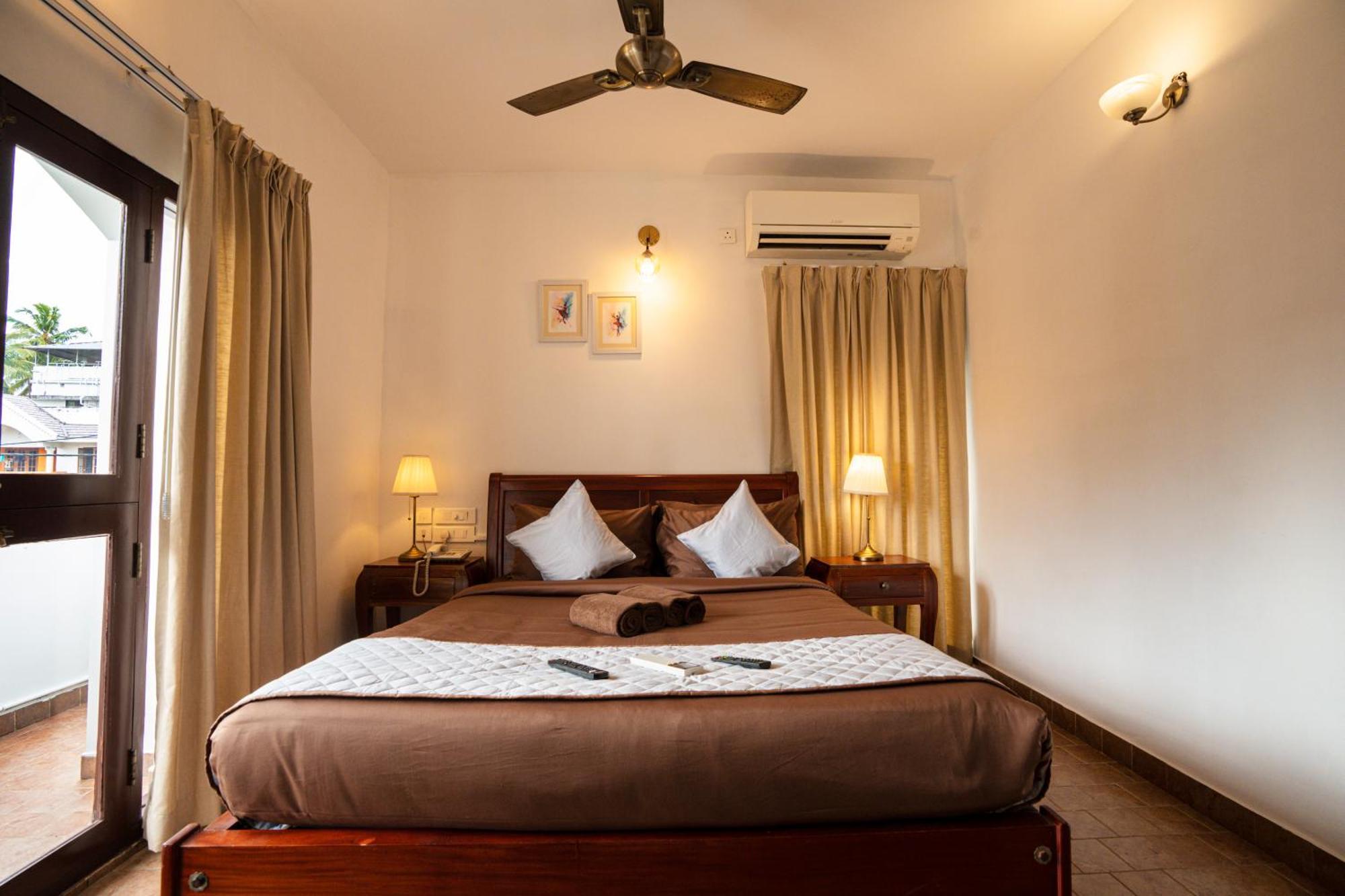 Solo Inn By Hawk Hospitality Kochi ภายนอก รูปภาพ